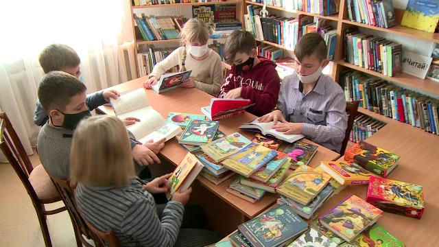 200 книжок сучасних авторів надійшло до 3-х бібліотек лівобережжя