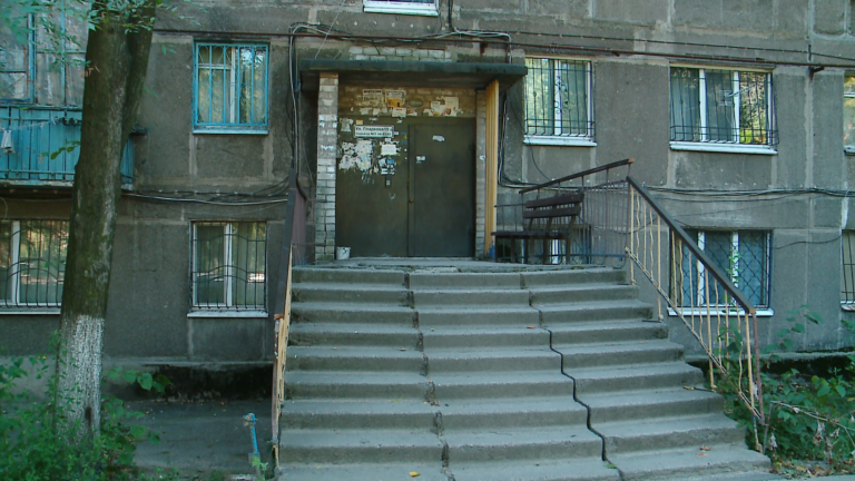 діти в жахливих умовах