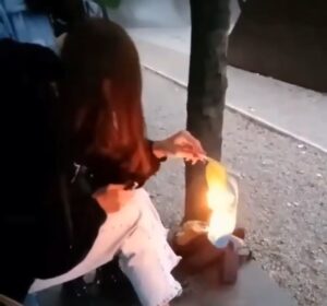 На Дніпропетровщині 15-річна школярка підпалила прапор України