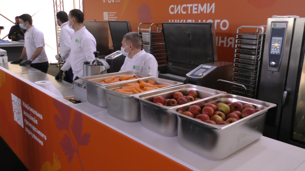 Олена Зеленська у Дніпрі презентувала нові страви для школярів