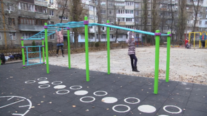 На Дніпропетровщині встановлюють мультифункціональні спортивні майданчики