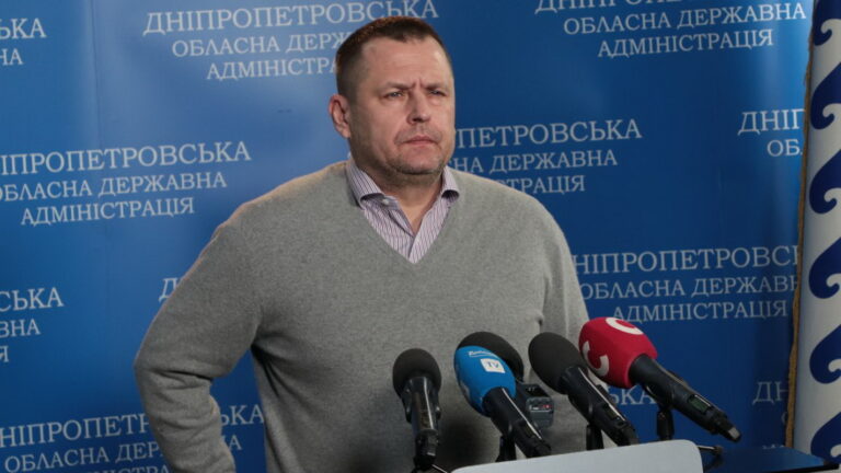 14_5-tysyach-dnipryan-vchora-pokynuly-mezhi-mista-taki-dani-oprylyudnyv-ochilnyk-dnipra-borys-filatov