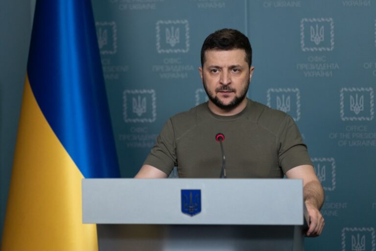 rosijski-vijska-znyshhuyut-use-shho-robyt-nas-narodom-ale-za-cze-na-nyh-chekaye-vidpovidalnist-zvernennya-prezydenta-volodymyra-zelenskogo