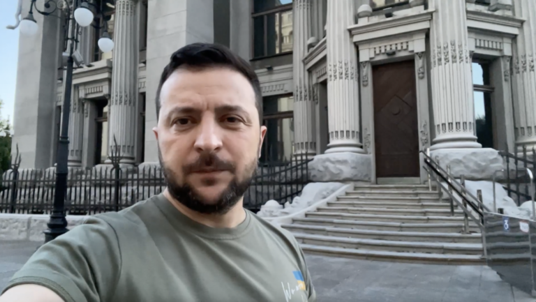 bytva-za-syevyerodoneczk-mabut-odna-z-najvazhchyh-za-czyu-vijnu-i-zokrema-tam-vyrishuyetsya-dolya-donbasu-zvernennya-prezydenta-ukrayiny