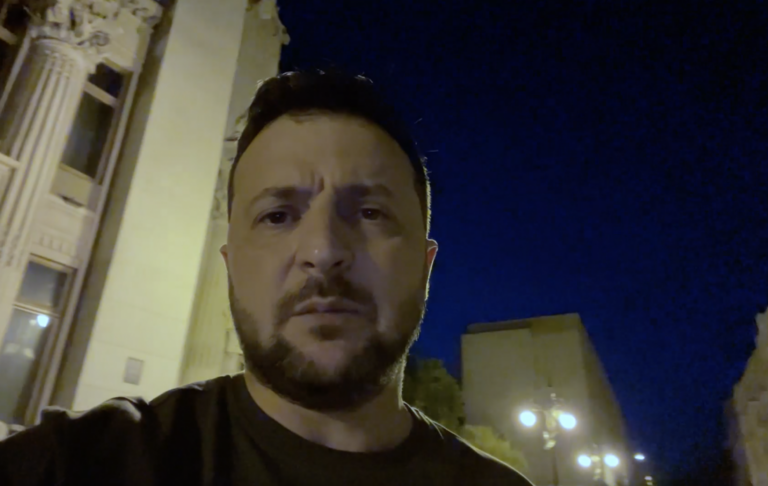 ruhayemosya-do-rishennya-yevropejskoyi-rady-shhodo-kandydatstva-ukrayiny-rosiya-duzhe-nervovo-spryjmaye-nashu-aktyvnist-zvernennya-prezydenta-volodymyra-zelenskogo