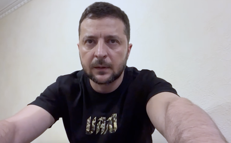 zarady-peremogy-shhe-potribno-borotysya-ale-ukrayinczi-vzhe-mozhut-po-pravu-vidchuvaty-gordist-za-sebe-svoyu-derzhavu-ta-svoyih-geroyiv-zvernennya-prezydenta-ukrayiny