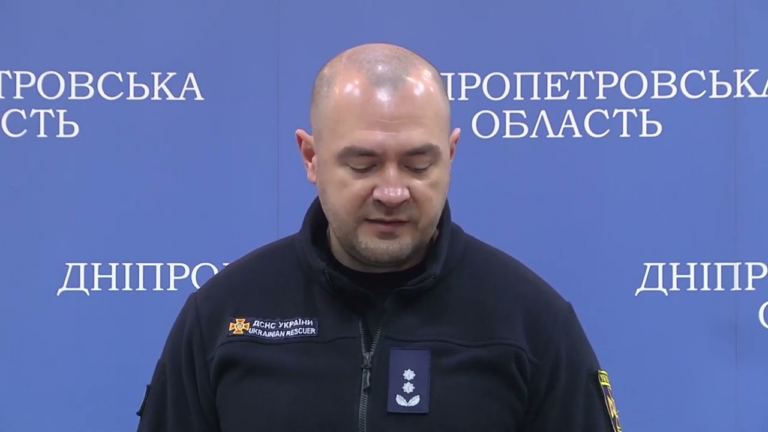 poshkodzheno-2-liczeyi-ta-zhytlovi-budynky-pislya-nichnogo-obstrilu-nikopolskogo-rajonu