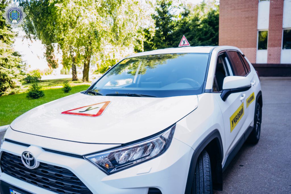 u-dnipri-praczyuye-avtoshkola-dlya-lyudej-z-invalidnistyu
