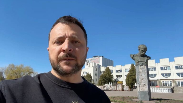 sogodni-my-vshanovuyemo-sylu-kozhnogo-j-kozhnoyi-hto-vystoyav-byetsya-j-praczyuye-ta-obovyazkovo-prynese-volyu-vsij-nashij-zemli-zvernennya-prezydenta-ukrayiny