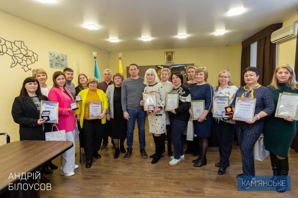12-zakladiv-osvity-u-kam-yanskomu-vzyaly-uchast-u-mizhnarodnij-vystavczi-suchasni-zaklady-osvity