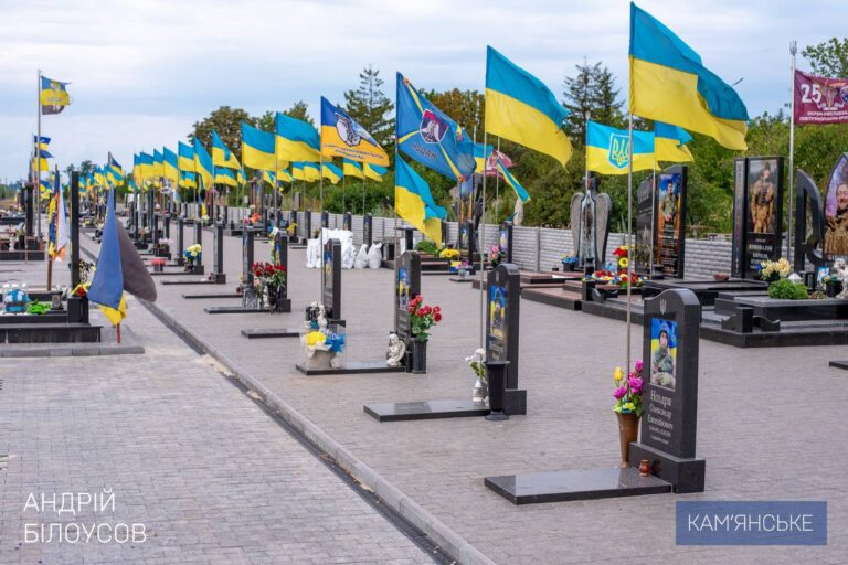 u-kam-yanskomu-tryvaye-drugyj-etap-budivnycztva-memorialnogo-kompleksu-na-chest-zagyblyh-vijskovyh