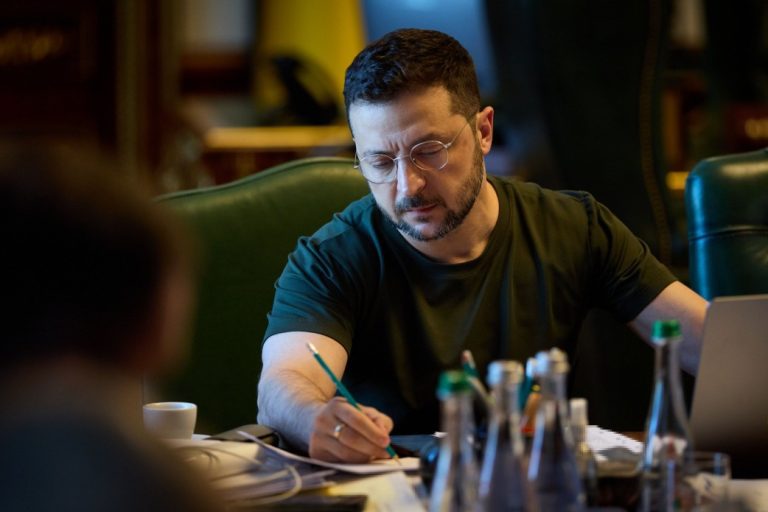 prezydenty-ukrayiny-ta-ssha-obgovoryly-zustrich-na-alyasczi-u-dvostoronnomu-formati-a-potim-razom-z-yevropejskymy-lideramy