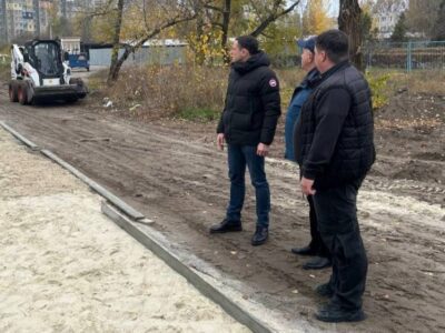 u-kam-yanskomu-zavershuyutsya-roboty-z-onovlennya-trotuariv-i-pishohidnyh-dorizhok-zaplanovani-na-czej-rik