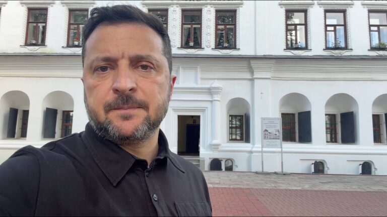Po Radushnomu Rosiyany Zastosuvaly Vpershe Za Dovgyj Chas Raketu Z Pivnichnoyi Koreyi Taki Poperedni Dani Zvernennya Prezydenta