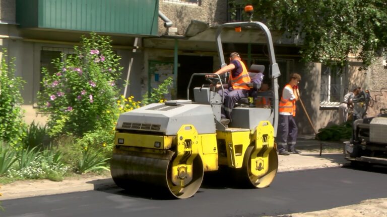 U Kam Yanskomu Tryvaye Remont Dorozhnoyi Infrastruktury Z Urahuvannyam Norm Inklyuzyvnosti