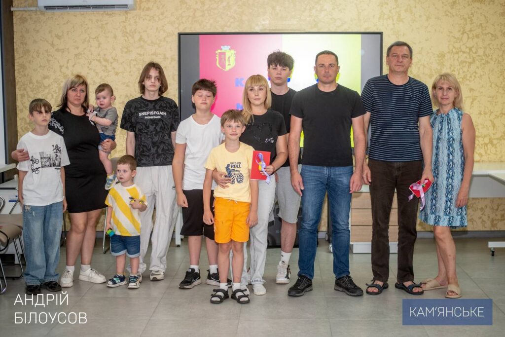 Gromada Kam Yanskogo Opikuyetsya Pereselyanczyamy Klyuchi Vid Kvartyr Otrymaly Try Rodyny Pereselencziv Z Donechchyny